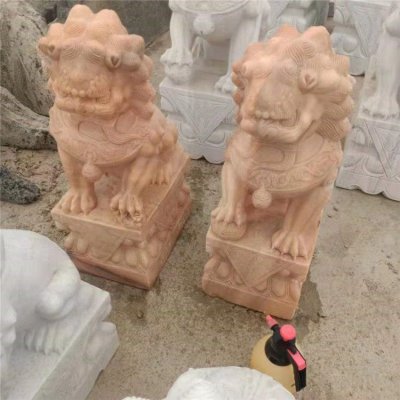园林户外庭院门口摆件晚霞红石雕狮子雕塑 狮子雕塑石狮子豹纹动态马石