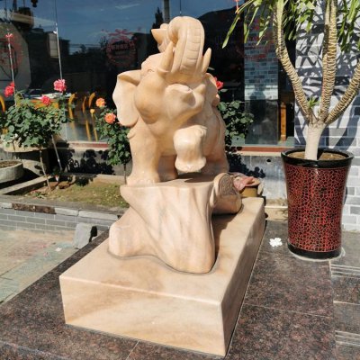 酒店门口门墩晚霞红石雕招财景观大象雕塑 