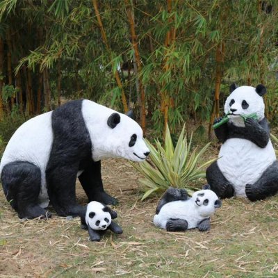 动物园景点摆放玻璃钢仿真熊猫一家雕塑 一家雕塑家人篮球广场麒麟