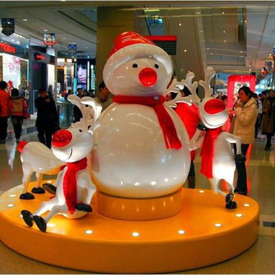 商场美陈装饰摆件玻璃钢卡通雪人雕塑 雪人雕塑猴子公园老鼠夫妻