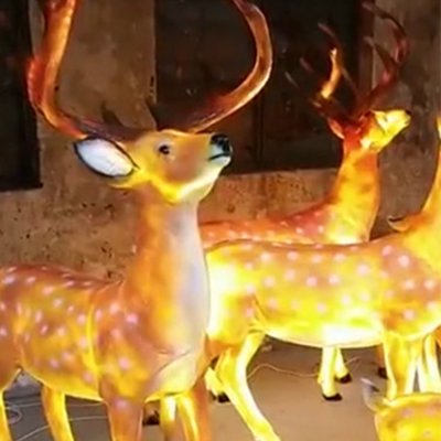 玻璃钢灯光梅花鹿雕塑城市街道摆放亮化动物小品 梅花鹿雕塑图片生肖老式小鹿
