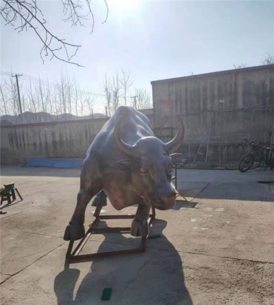 大型动物景观玻璃钢仿铜华尔街牛雕塑 华尔街牛雕塑华尔街牛势熊斗意义