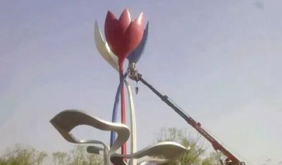 不锈钢花朵广场雕塑 花朵雕塑大型电话作品镜面