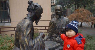 园林下围棋的古代人物小品玻璃钢仿铜雕塑 围棋雕塑大型抽象主题名称