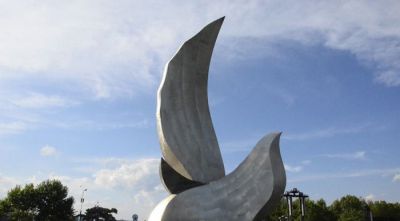 不锈钢抽象切面铸造锻造鸽子雕塑 鸽子雕塑图片法律剪影小女孩