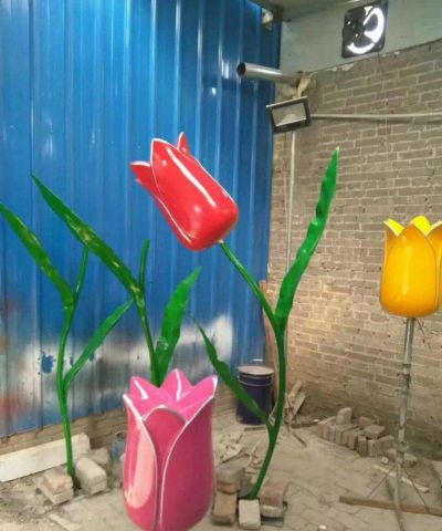 景区园林户外摆放玻璃钢花朵美陈景观雕塑 花朵雕塑景观树叶蓝天教程