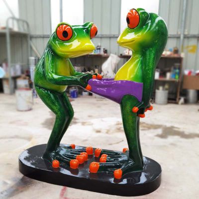 景区两只玻璃钢逗趣青蛙雕塑 青蛙雕塑玉石简易小溪天涯