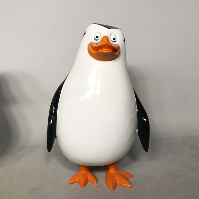 海洋馆摆放卡通玻璃钢企鹅动物雕塑 企鹅雕塑石雕健身房熊猫海洋馆