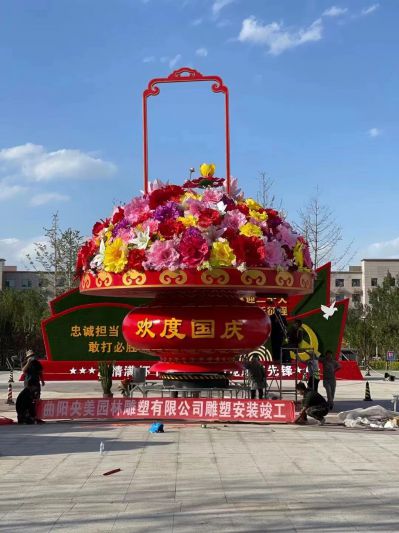 城市广场摆放玻璃钢彩绘大花篮景观雕塑 花篮雕塑制作英雄花坛型号