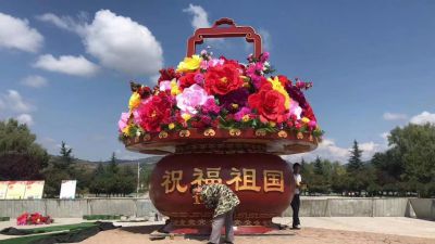 广场摆放大型玻璃钢仿真花大花篮园林景观雕塑 花篮雕塑广场四合院大门领袖