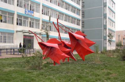 小区园林创意抽象枫叶景观雕塑 枫叶雕塑树林小市国际小区