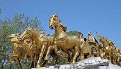 博物馆广场仿古漆金黄铜马车雕塑 马车雕塑玉石特点展览品音乐