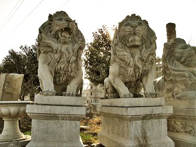 青石石雕景观创意景区寺庙门口一对大型狮子雕塑 狮子雕塑青石白玉石界牌石道
