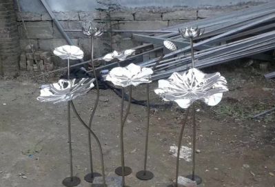 池塘不锈钢镜面荷花景观摆件 荷花雕塑不锈钢高脚装饰品幸福