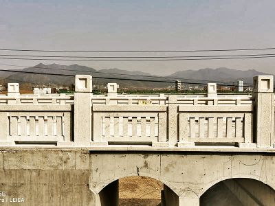村庄河道石桥安装砂岩雕刻镂空防护栏板 