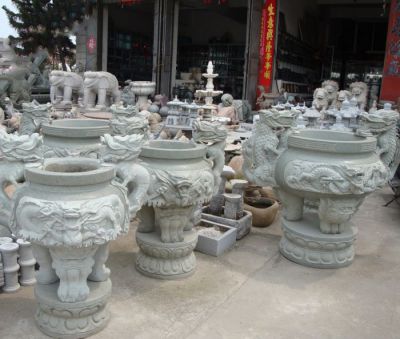 景区寺庙户外摆放青石雕刻龙头香炉石雕 香炉雕塑石雕瓷厂重要性大气