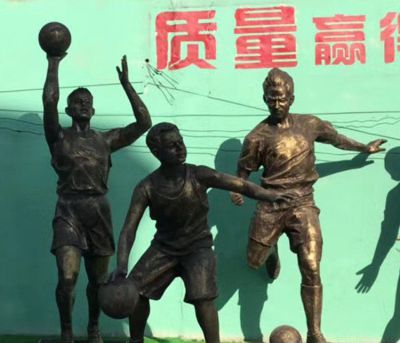 玻璃钢仿铜打篮球的人物景观雕塑 打篮球雕塑篮球科比不锈钢国际
