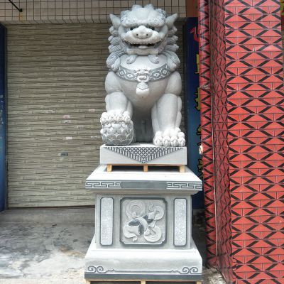 庭院酒店摆放青石雕刻狮子雕塑 狮子雕塑青石柱子石与生肖