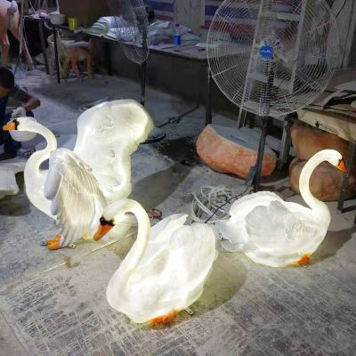 景点园林摆放发光玻璃钢天鹅美陈小品雕塑 