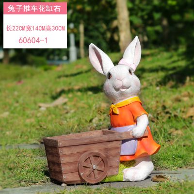 小区花园摆放玻璃钢卡通推车兔子雕塑