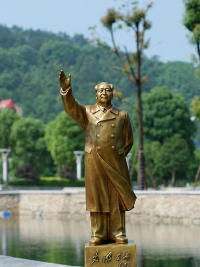 玻璃钢仿铜立式挥手的伟大领袖毛泽东雕塑 毛泽东雕塑学校小品摆件头部