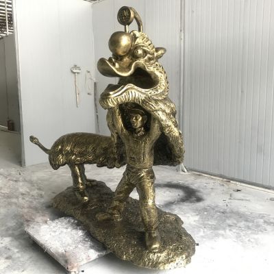 公园街道摆放玻璃钢仿铜舞狮人物小品 