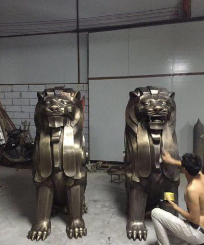 玻璃钢仿铜大型景观一对狮子雕塑 