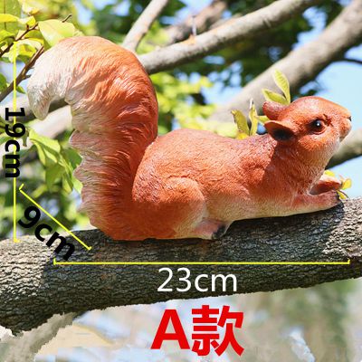 园林户外玻璃钢爬在树上的松鼠雕塑 松鼠雕塑石雕平面动物竹子