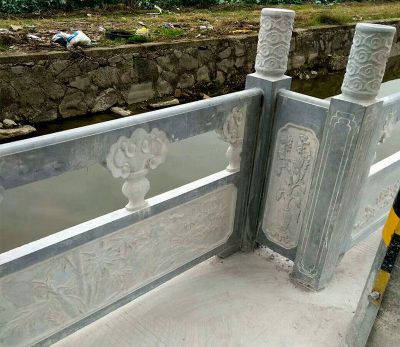 村庄河道安装青石雕花防护栏板 