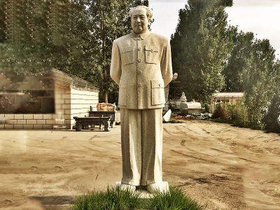 景点广场摆放砂岩雕刻伟人毛主席雕像 毛主席雕塑青年城市制作和平