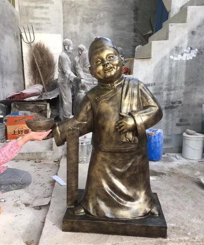 景区商店摆放玻璃钢仿铜民俗人物店小二雕像 店小二雕塑人物价格玻璃钢景区
