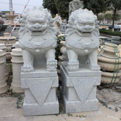 青石石雕庭院门口一对镇宅招财狮子雕塑 狮子雕塑汉白玉石膏年级七台河