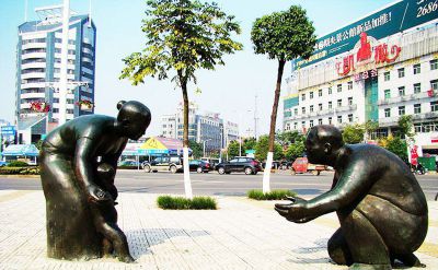 公园景观小孩学走路铜雕儿童雕塑 儿童雕塑玻璃钢茶壶北门巴兰