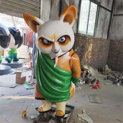 室内游乐园摆放卡通彩绘浣熊师傅玻璃钢雕塑 卡通雕塑玻璃钢体育版图鸵鸟