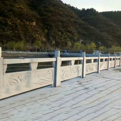 景区河道安装花岗岩雕刻梅兰竹菊防护栏板 