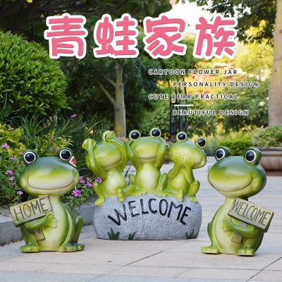 池塘园林户外摆放玻璃钢卡通青蛙家族组合雕塑 青蛙雕塑石雕动画学院景区