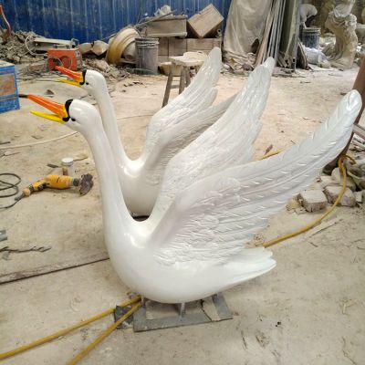 动物园玻璃钢飞翔白天鹅雕塑 