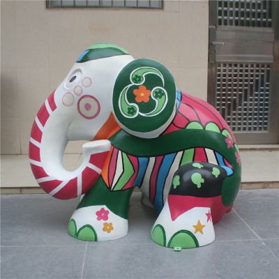 景区摆放玻璃钢彩绘大象动物雕塑 大象雕塑图片品质门柱技巧