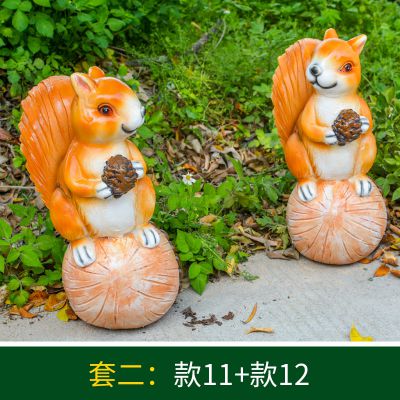 园林玻璃钢松鼠景观动物雕塑 松鼠雕塑公园抽象教学图案