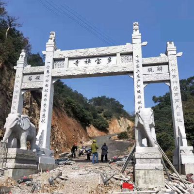 寺庙入口大型招财青石牌楼雕塑 