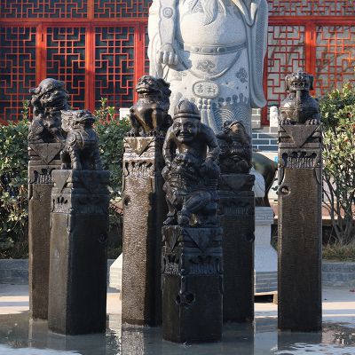 青石石雕景观辟邪拴马桩雕塑 拴马桩雕塑石雕花瓶石狮照片