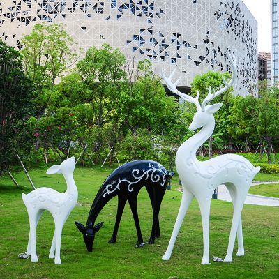 花园草坪玻璃钢抽象动物景观梅花鹿雕塑 梅花鹿雕塑公园门墩荷花五行