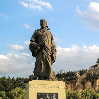 景点户外广场摆放文学家青石雕刻司马迁雕像