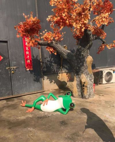 玻璃钢卡通花园园林躺着的青蛙雕塑 青蛙雕塑大全步骤教学汉白玉