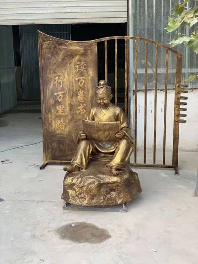 景区户外玻璃钢仿铜读书的景观抽象人物雕塑 