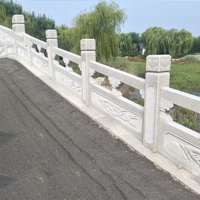 公园石桥安装花岗岩石雕栏板 