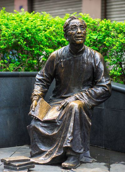 园林景观玻璃钢仿铜看书的人物景观小品摆件 
