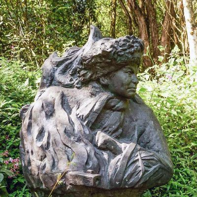 英雄邱少云石雕半身像抗战雕塑 烈士