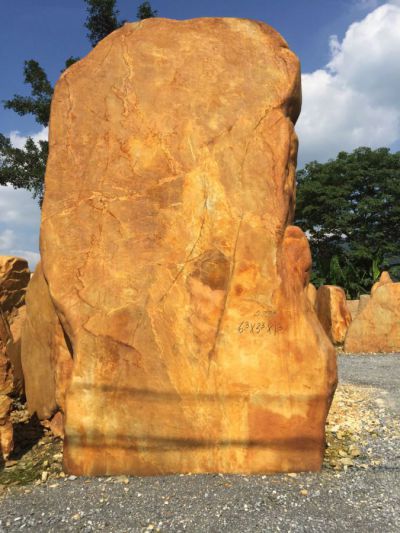 河道户外草地摆放景观黄蜡石 景观雕塑价格安全花篮展板